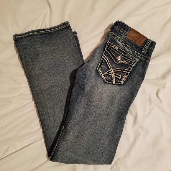 Amethyst Jeans - Picture 2 of 3